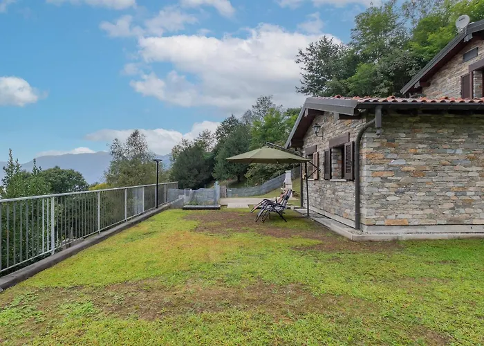 Σπίτι διακοπών 2 Bedroom Stunning In Luino