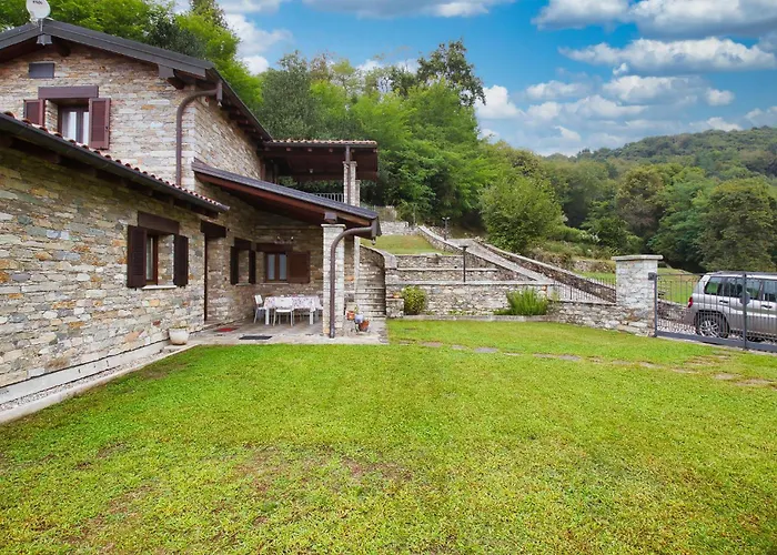 2 Bedroom Stunning In * Luino