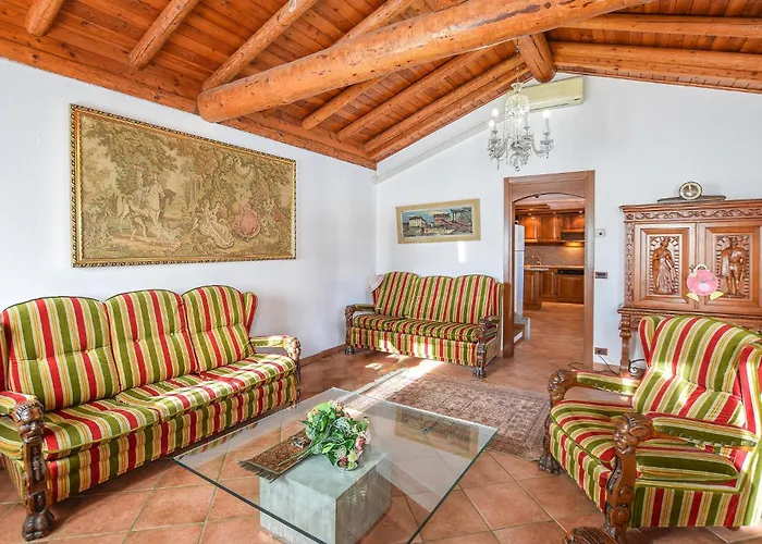 Σπίτι διακοπών 2 Bedroom Stunning In