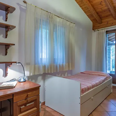 2 Bedroom Stunning In * Luino