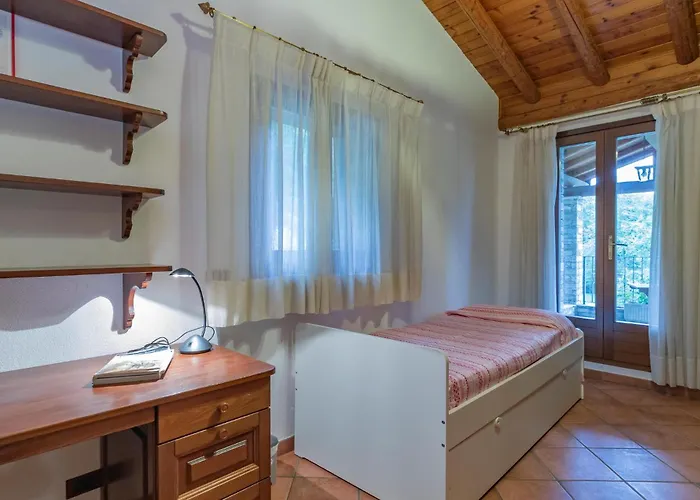 2 Bedroom Stunning In * 루이노