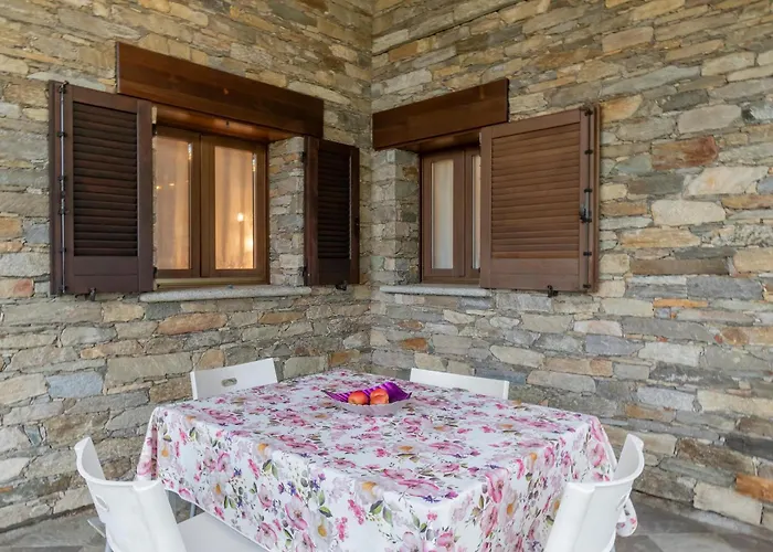 Prázdninový dům 2 Bedroom Stunning In Luino