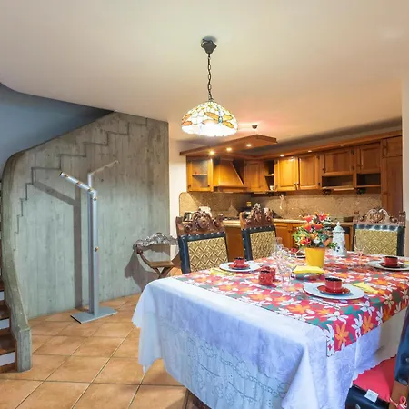 בית נופש 2 Bedroom Stunning In